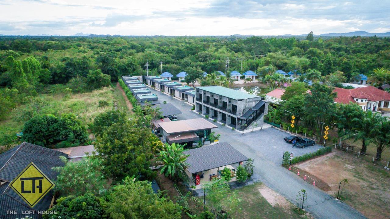 The Loft House Sakaeo Hotel Watthana Nakhon Eksteriør billede